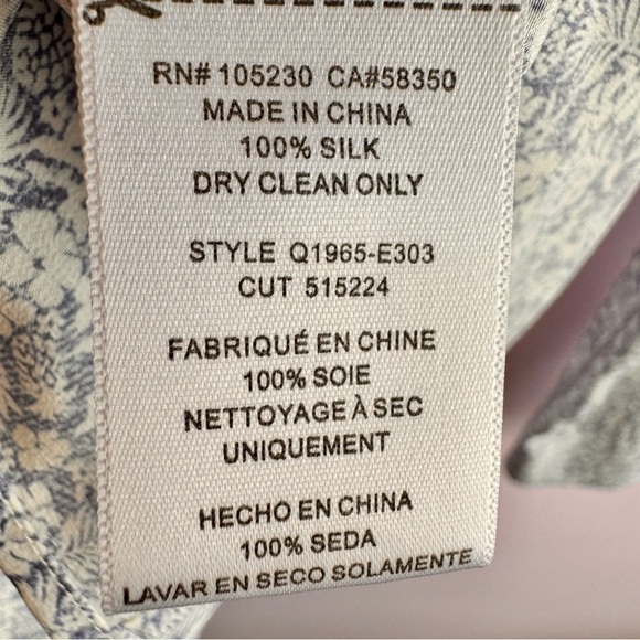 EQUIPMENT size M Blue White Floral Silk Blouse - Picture 6 of 7